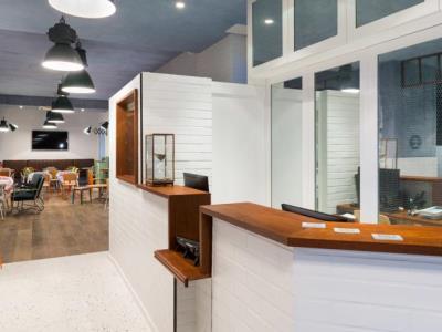 Ozz By Happyculture Hostel
